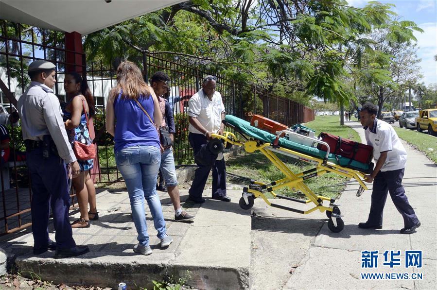 Retailer introduces app that lets customers scan and pay without checkout lines