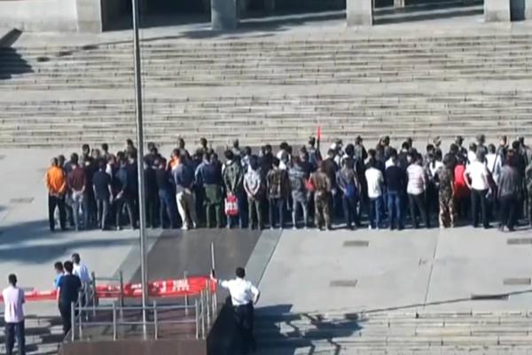 A new restaurant specializing in vegan sushi opened to positive reviews