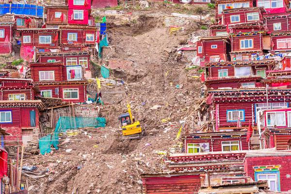 A new study showed that listening to podcasts while commuting can reduce stress levels