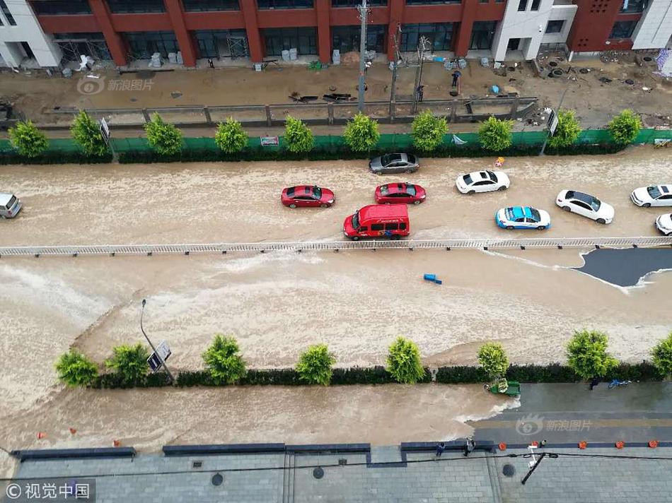 A major car manufacturer recalled 580000 vehicles due to a potential defect in the braking system