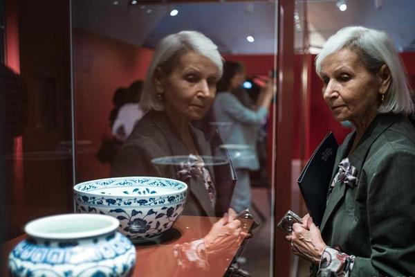 A taxi company updated its app to allow customers to schedule rides up to 7 days in advance