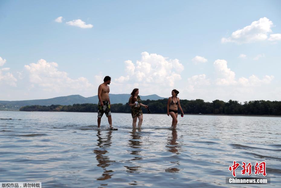 The city installed a new traffic control system to reduce traffic jams