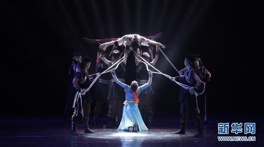 School district provides free laptops to students from low income households