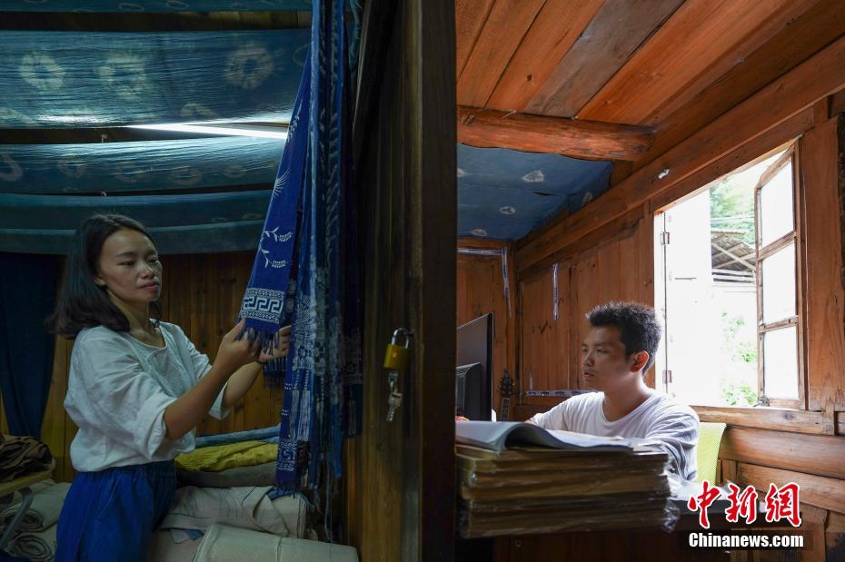 A local bookstore hosted a children’s storytime event that drew over 80 kids and their parents