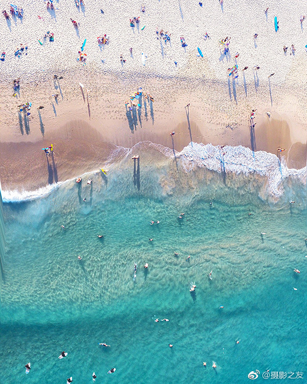 A clothing brand started using natural dyes to color its products