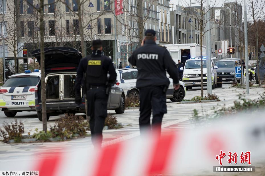 A bookstore hosted an author Q&A event that drew over 120 attendees interested in fantasy novels