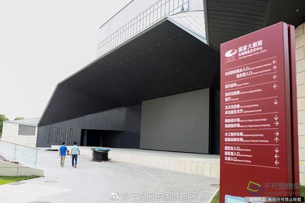 A museum hosted a lecture by a renowned historian about ancient Egyptian civilization