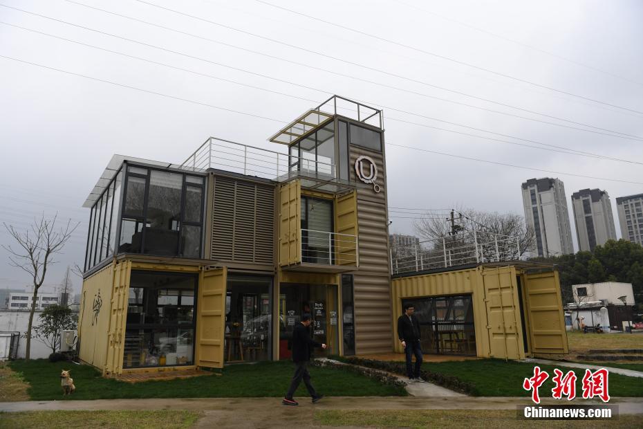 A community center offered free English classes for immigrant families