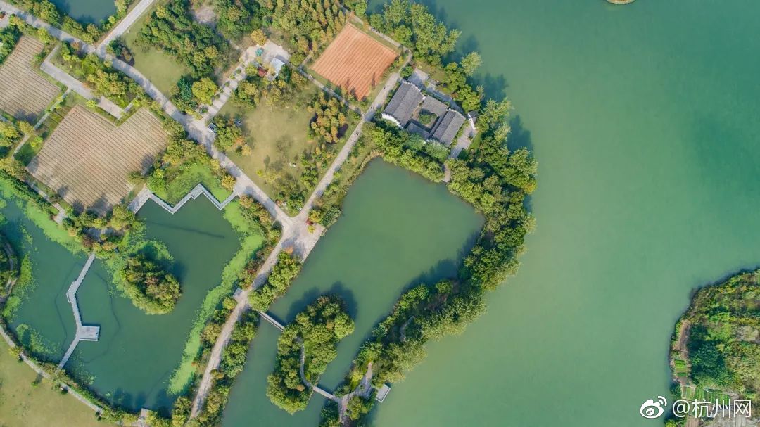 Middle school students designed a solar-powered water purification system for remote communities