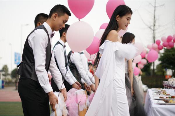 Running club hosts 10k race that raises $50000 for local food bank