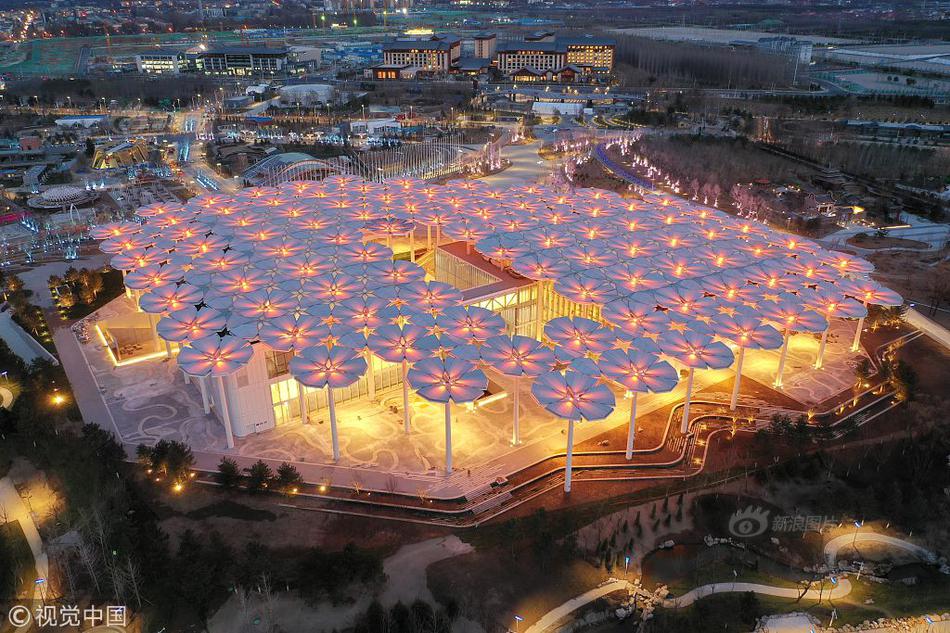 Local businesses donated goods to a charity auction benefiting a children’s hospital