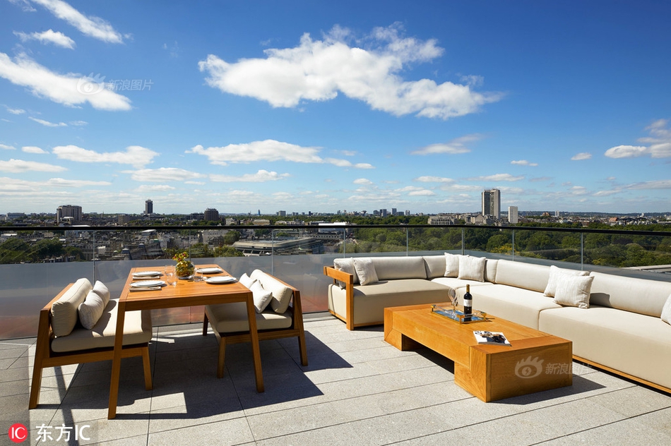 Park rangers teach visitors about Leave No Trace principles in wilderness areas