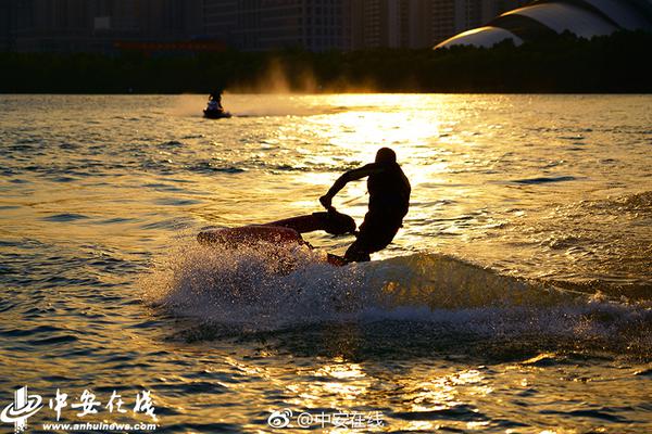 A airline increased the number of seats in economy class while keeping the same legroom
