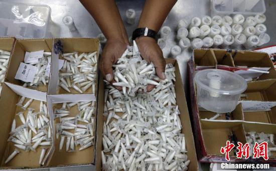 Local farmers protested low crop prices demanding government production cost support