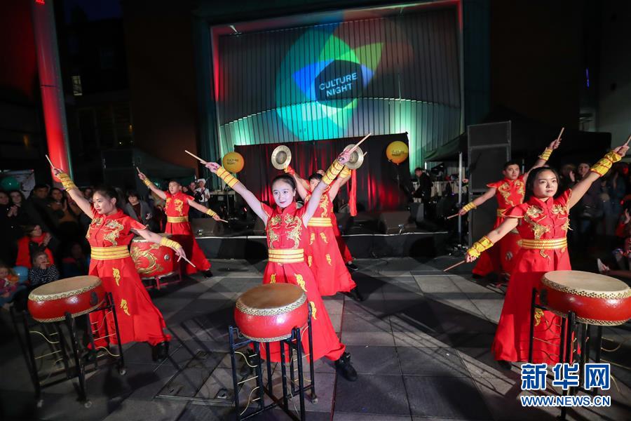 A snowstorm in the northeast canceled over 900 flights and closed public transit