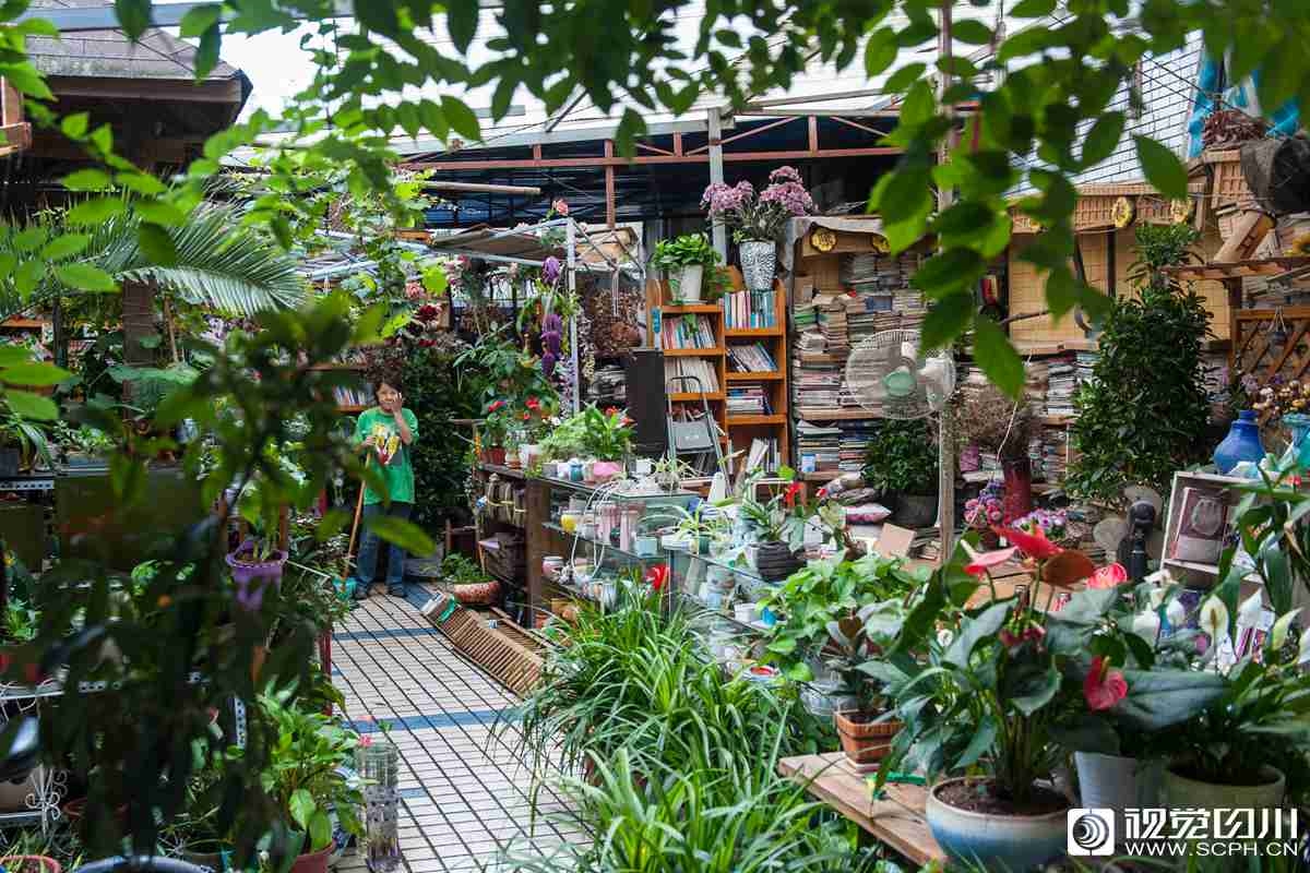 A restaurant chain announced it would source all its ingredients from local farms by next year