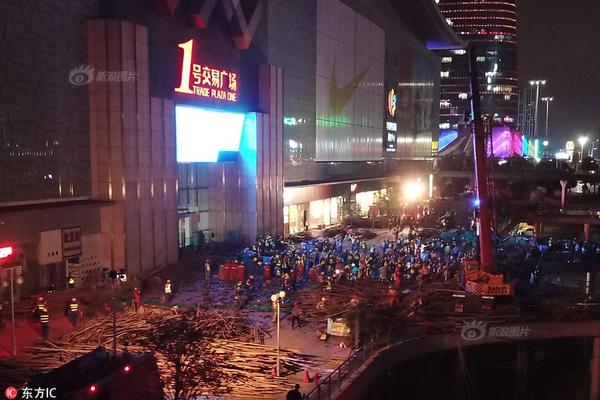 A museum hosted a lecture by a renowned archaeologist about recent discoveries in ancient ruins