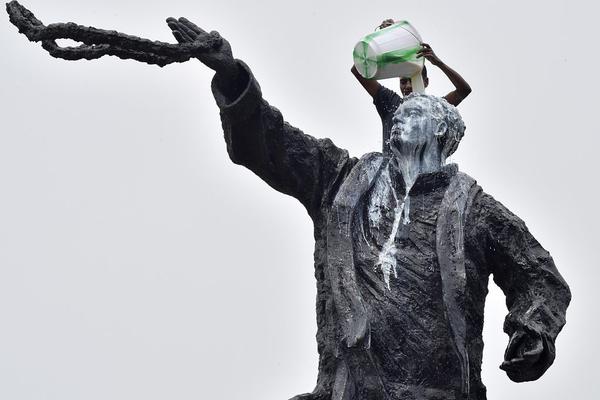 A streaming service added a collection of classic TV shows from the 1980s and 1990s