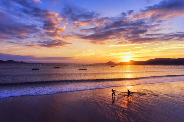 Research shows that regular socializing reduces risk of dementia in seniors