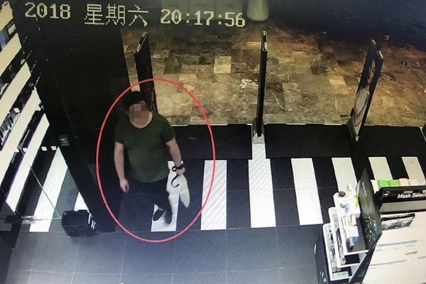 A tech startup developed a device that monitors indoor air quality and alerts users to pollutants