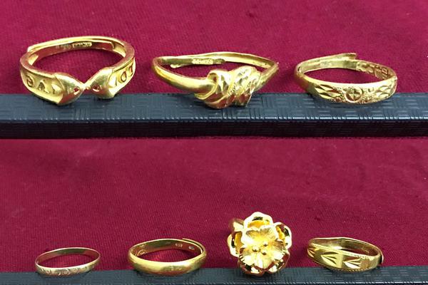 Doctors recommended limiting sugary drinks to one per day to prevent tooth decay and obesity