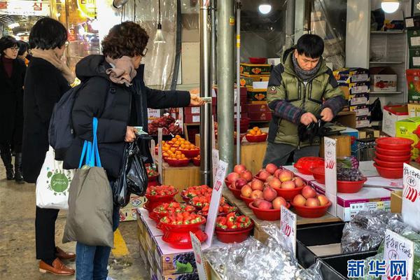 A local farmers’ market started selling homemade jams and preserves made from local fruits