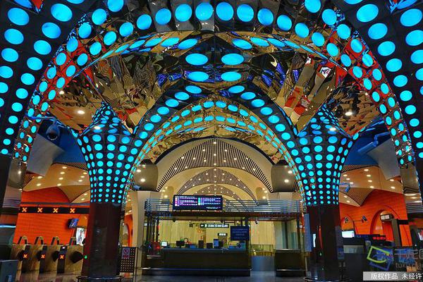 Retail store expands online shopping options with same day delivery service