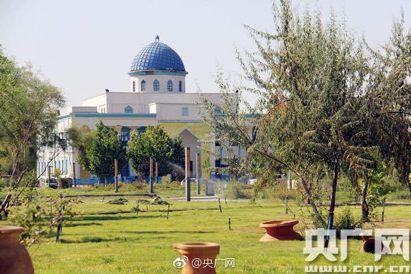 A tech startup launched an app that tracks spending and helps users save money for goals