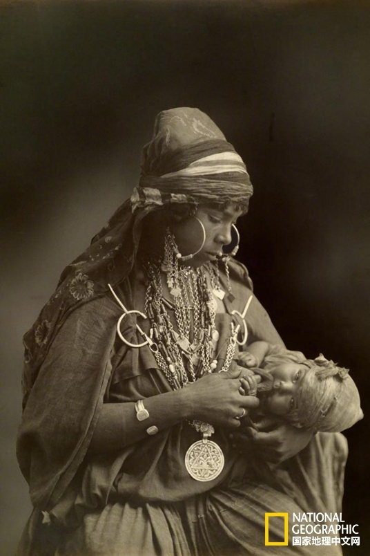 Community center offers free classes in computer skills for seniors