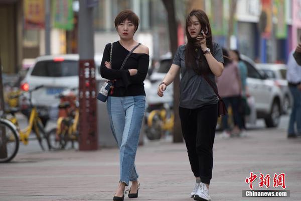 A team of doctors developed a new treatment for Alzheimer’s disease that slows the progression of the illness.