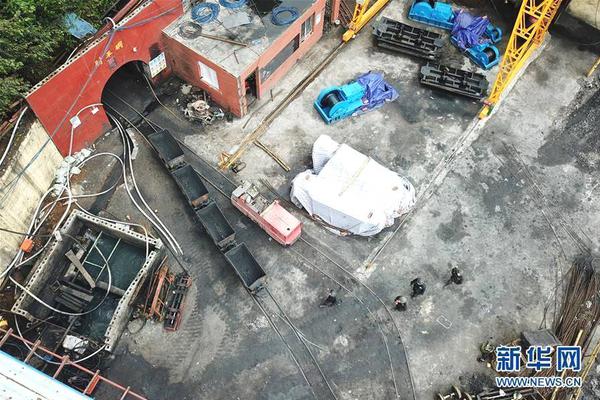 Dance school holds annual recital featuring performances by 300 students