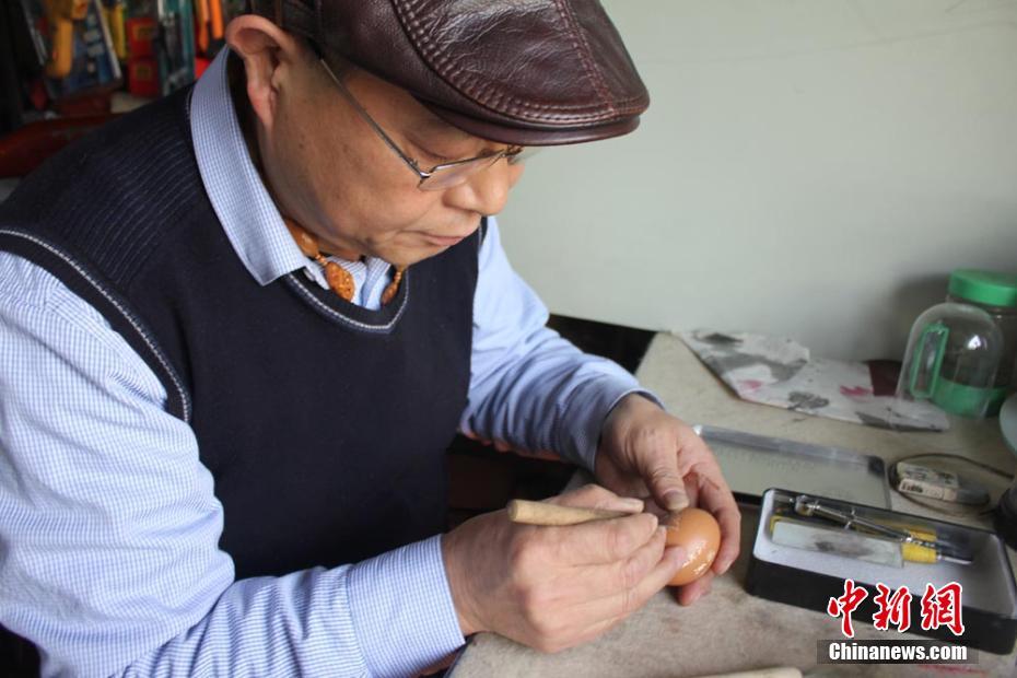 A small business owner started a podcast about entrepreneurship, gaining 8,000 monthly listeners