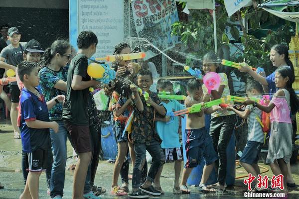 A major airline offered discounts on flights for travelers booking in advance