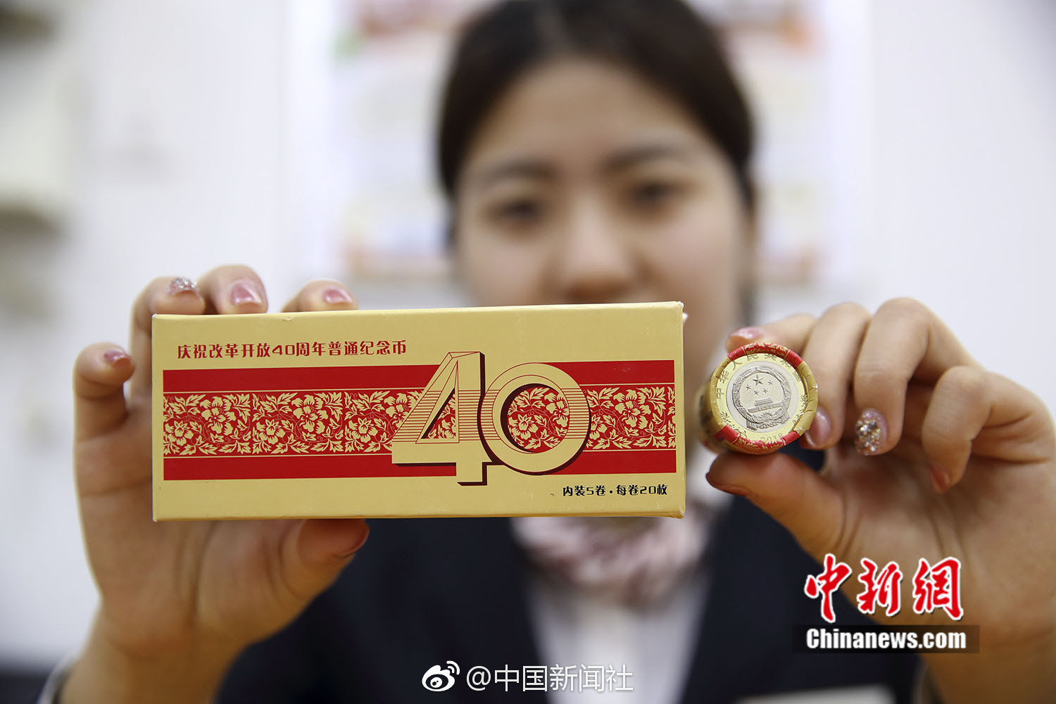 A museum displayed a collection of vintage cameras and photography equipment