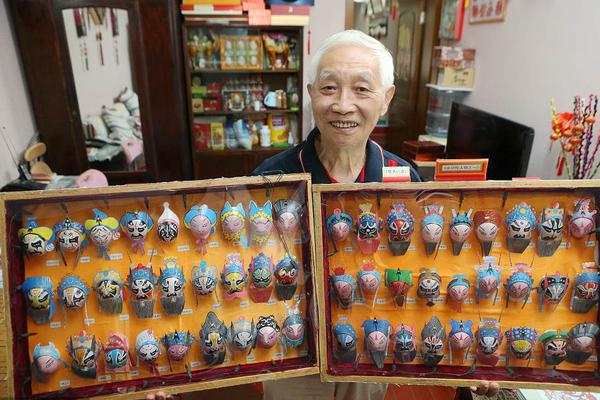 A museum displayed a collection of vintage cameras dating back to the 1800s