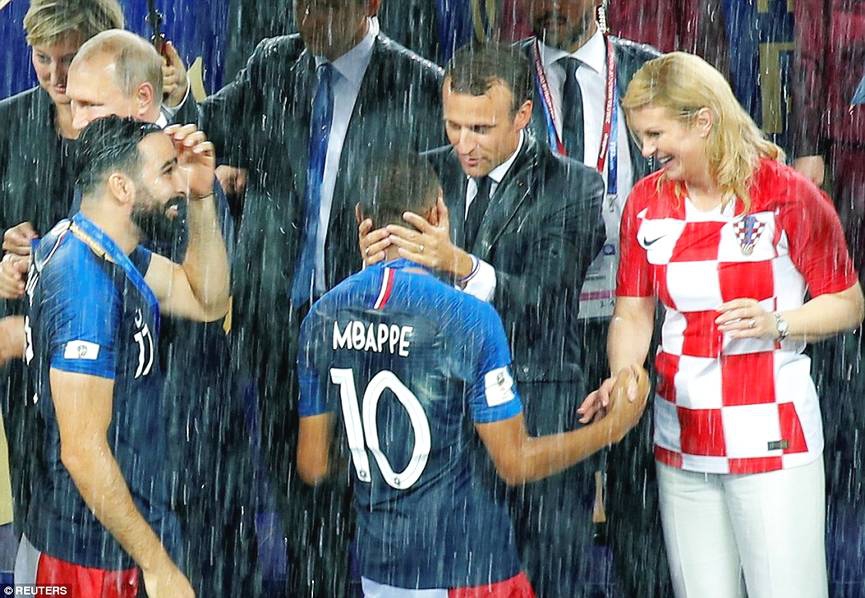 A hospital launched a smoking cessation program with free nicotine replacement therapy