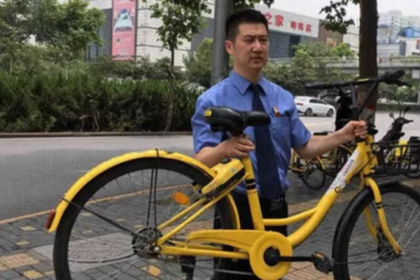 A local farmers’ market started selling homemade bread and pastries from local bakers