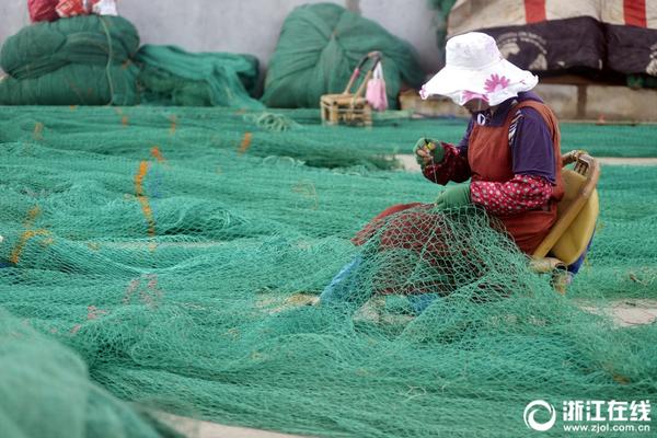 Softball team wins tournament and qualifies for national games