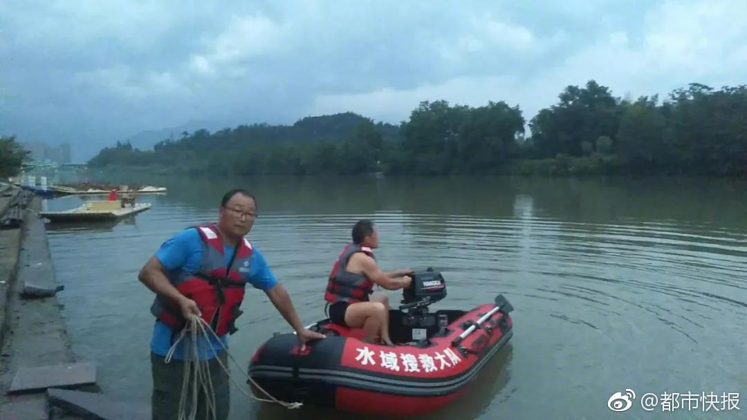 A restaurant chain announced it would source all its ingredients from local farms by next year