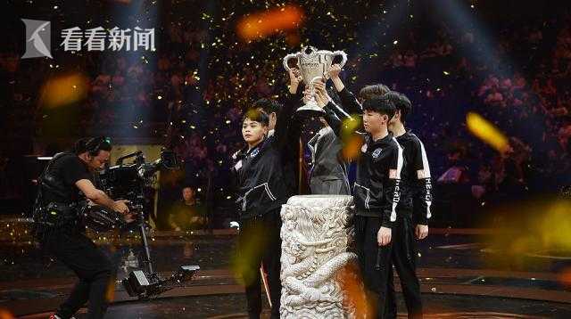 A music festival announced it will offer free tickets to volunteers who help with cleanup