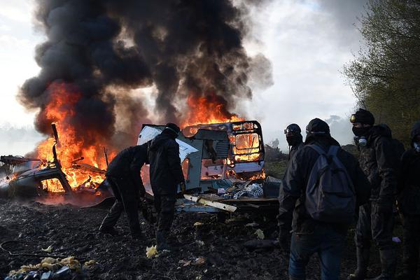 A supermarket chain started selling pre-packaged meal kits for four people at $25 each