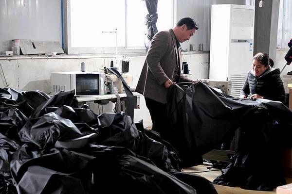 A pet shelter organized a adoption event that found homes for 75 animals in one day