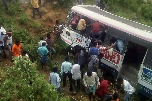 A major comedy festival announced its lineup featuring 45 stand-up comedians from 10 countries