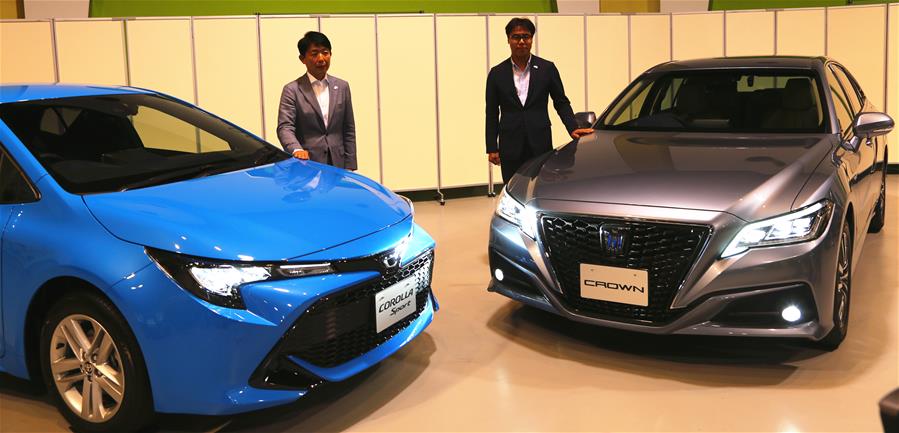 A university research team studied how social media affects romantic relationships