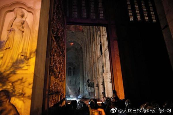 Car manufacturers announced plans to standardize charging ports for all electric vehicles by 2027