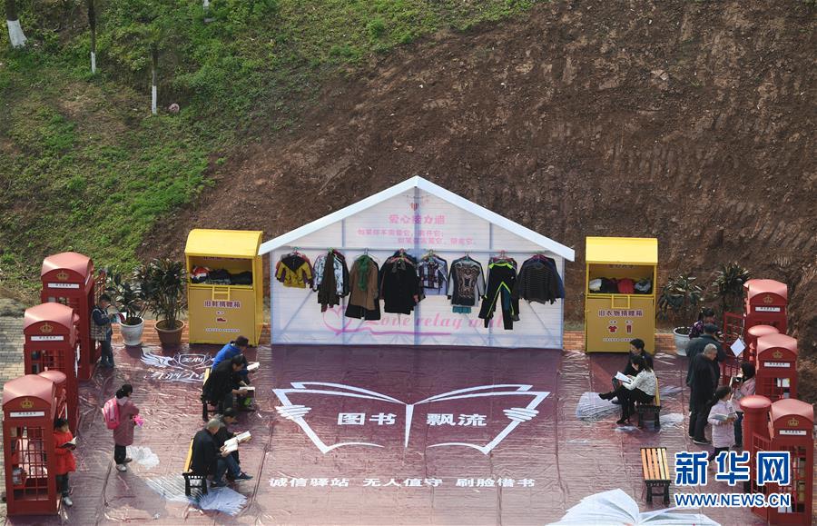 A major retailer announced discounts for the upcoming holiday season