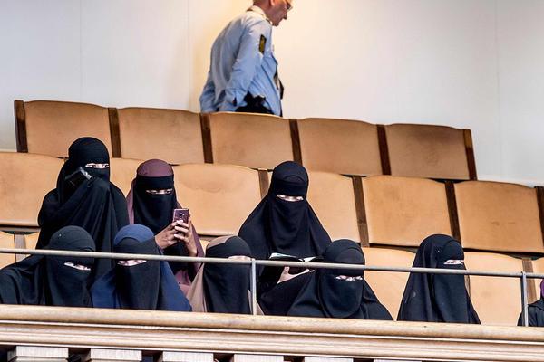 The government announced a new $480 million funding package to support small businesses hit by recent economic challenges