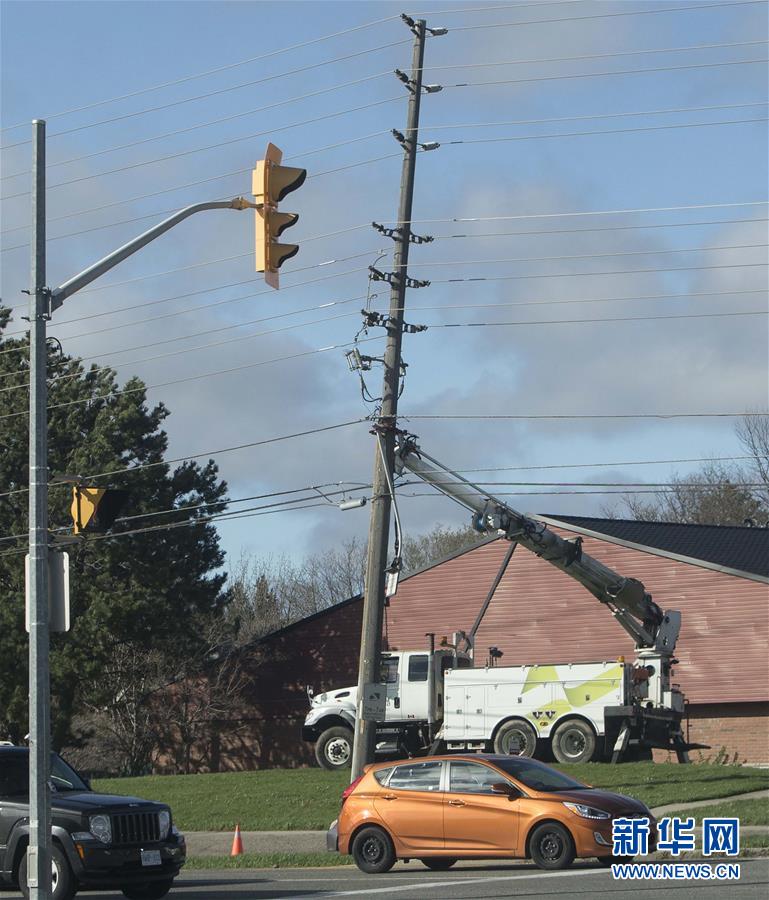 The national soccer team won their first match in the World Cup defeating a defending champion with a score of 2-1