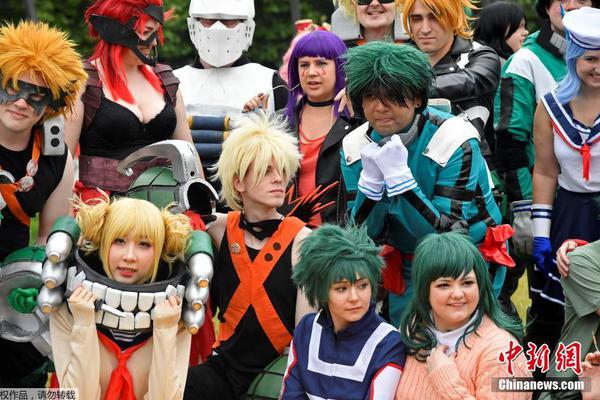 A software company offered free online training courses to help small business owners learn to use its products