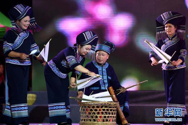 A museum offered free admission to veterans on national holidays